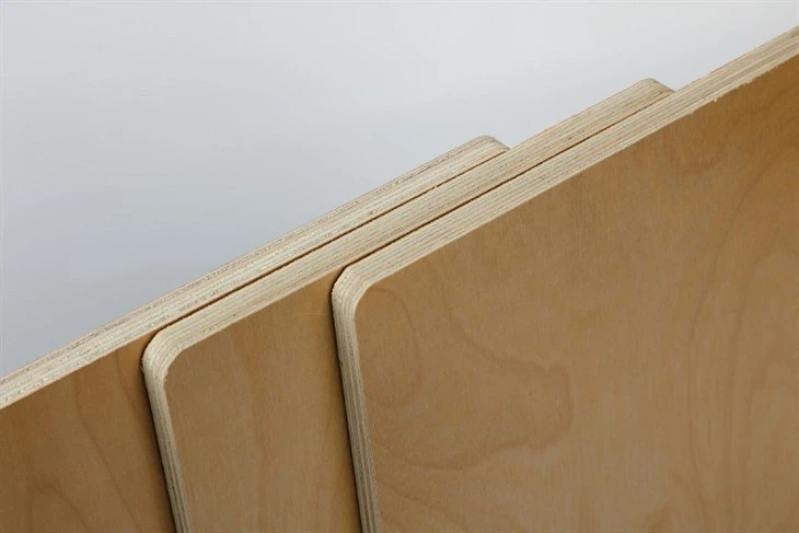 UV coated birch plywood